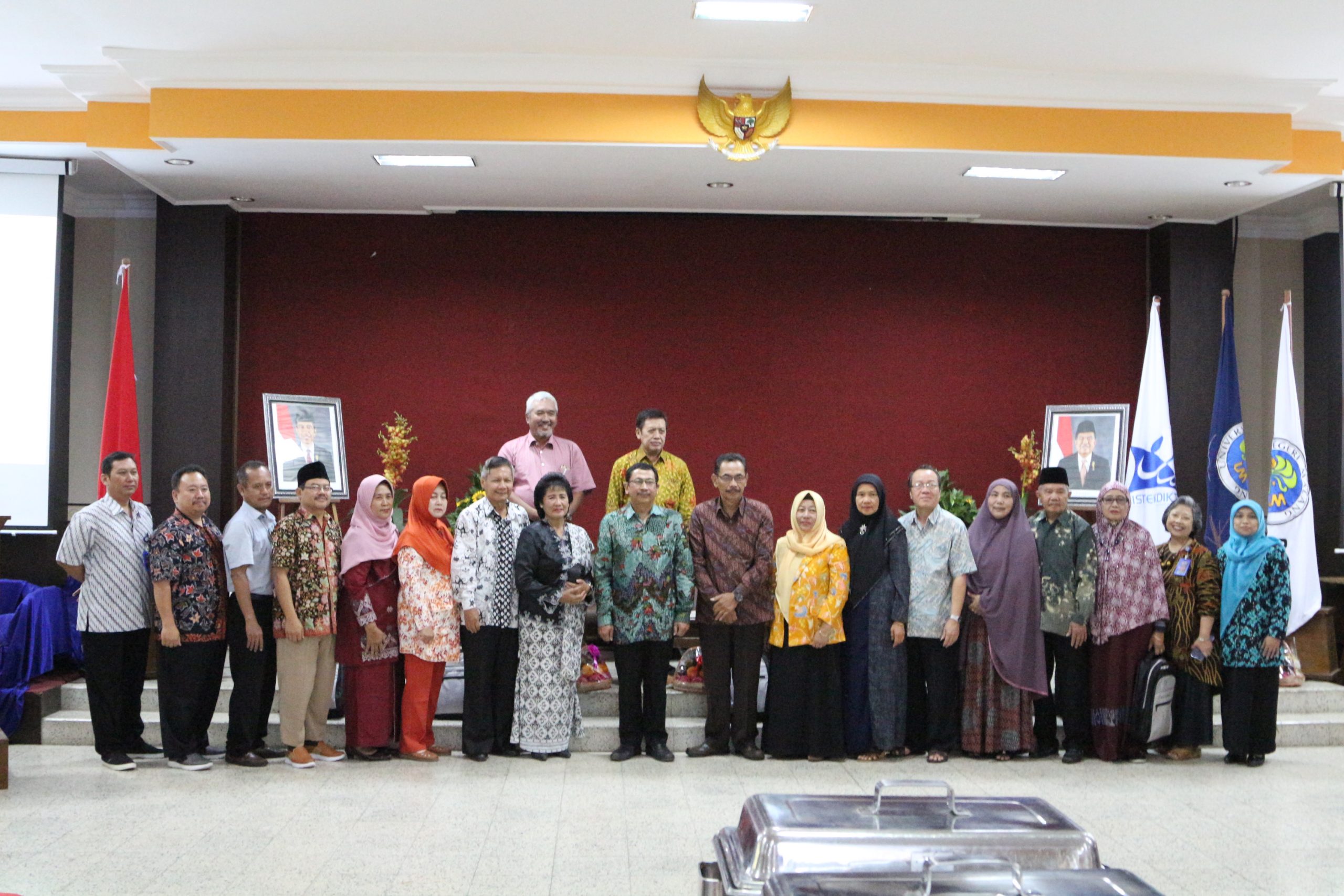 Pelepasan Purna Tugas Dosen dan Tenaga Kependidikan Fakultas Ilmu Pendidikan Universitas Negeri Malang