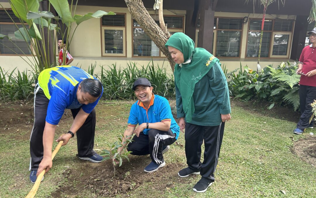 Tanam 1000 Pohon Wujudkan FIP Hijau