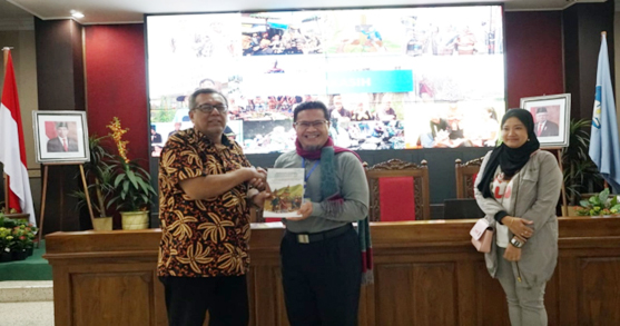 Menggali Nilai-Nilai Lokal “Poda Na Lima”  dalam Kehidupan Keluarga  Menghadapi Tantangan Era Vuca