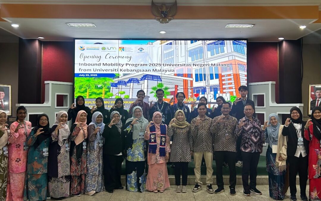 Dosen dan Mahasiswa Universiti Kebangsaan Malaysia (UKM) Berkegiatan di FIP UM